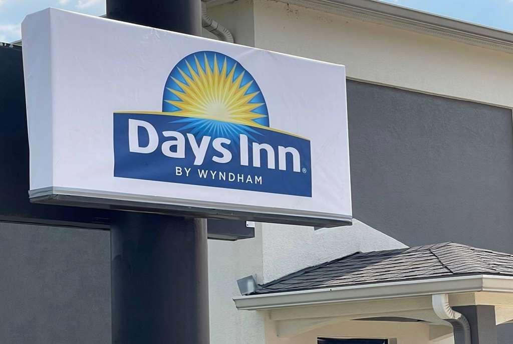 Days Inn By Wyndham Lafayette Scott Экстерьер фото