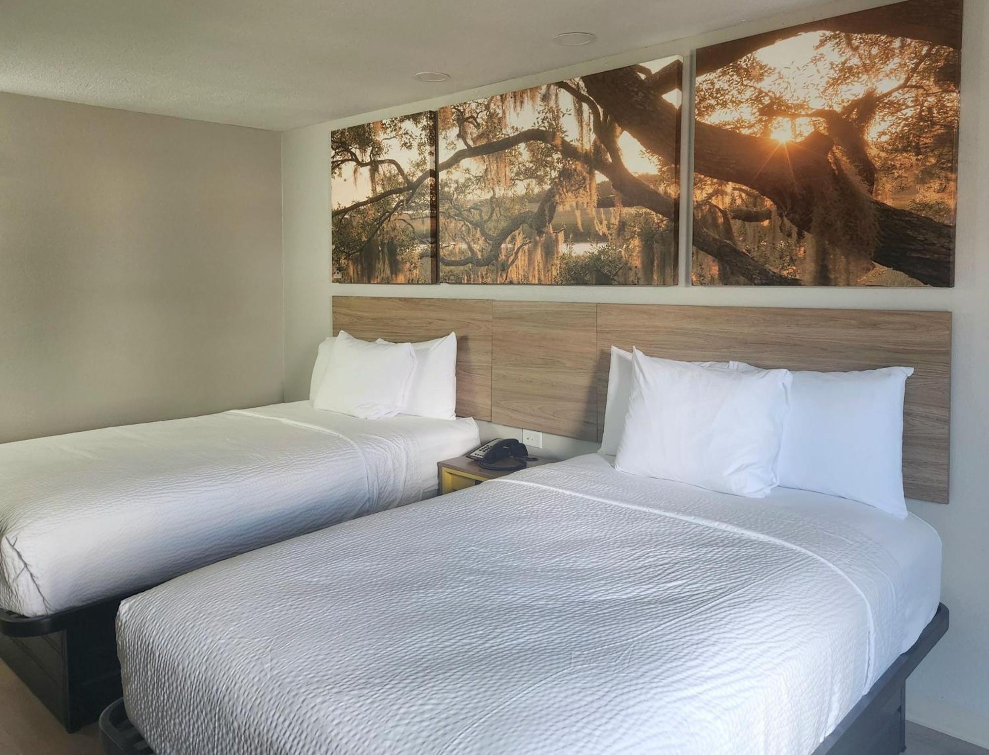 Days Inn By Wyndham Lafayette Scott Экстерьер фото