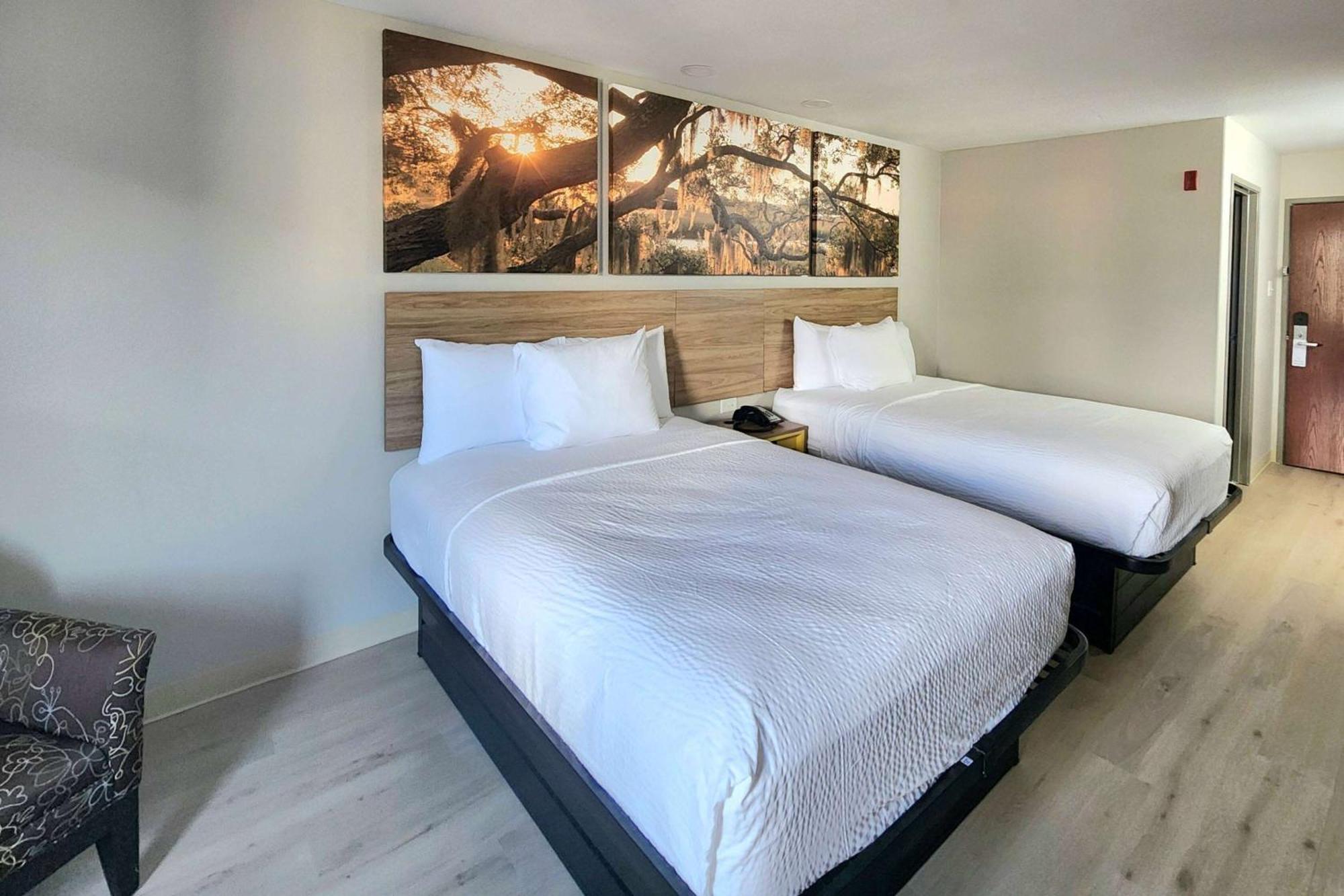 Days Inn By Wyndham Lafayette Scott Экстерьер фото